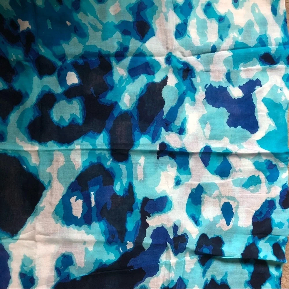 V.‎ Fraas lightweight scarf